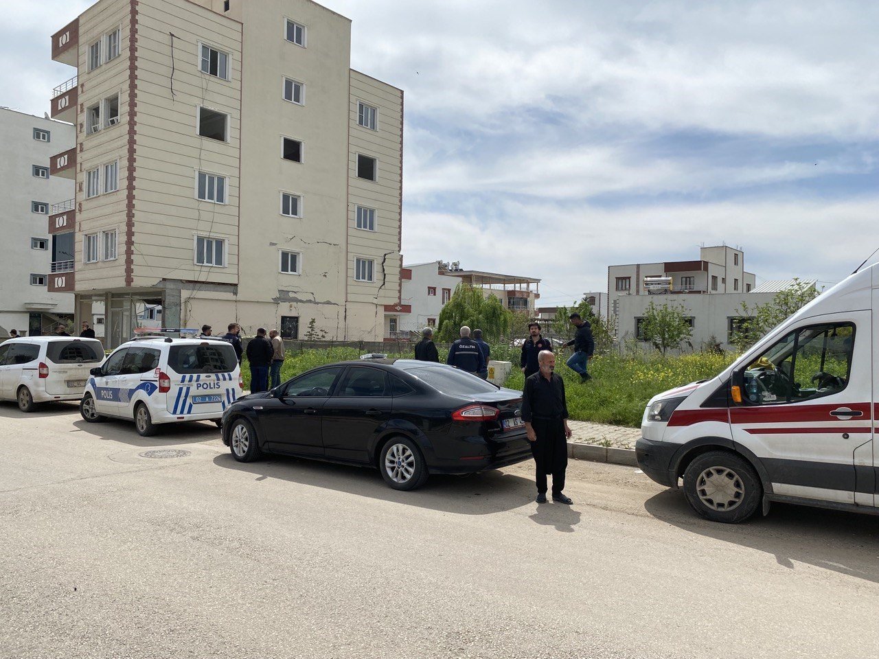 Bayram günü boş arazide erkek cesedi bulundu