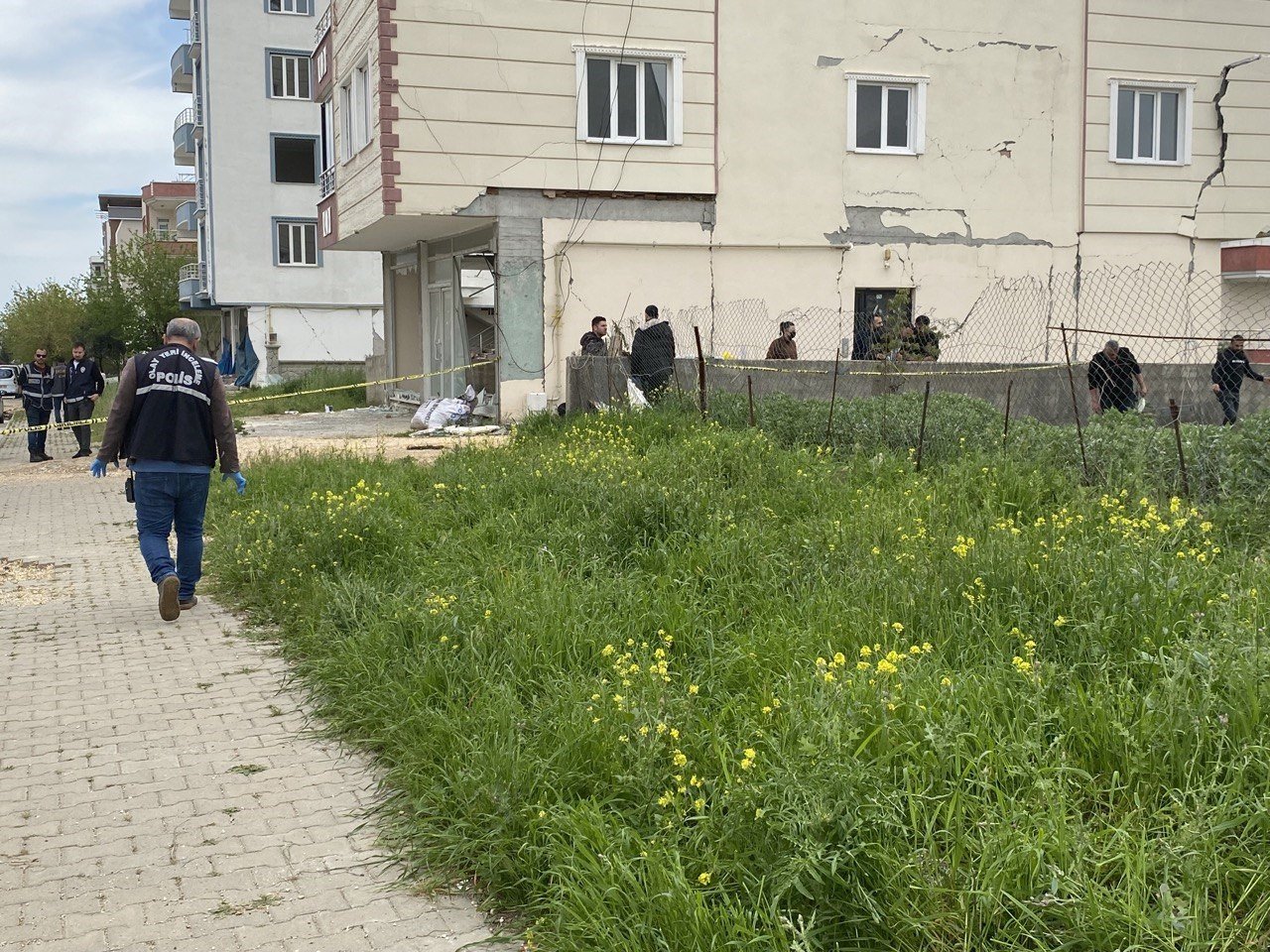 Bayram günü boş arazide erkek cesedi bulundu