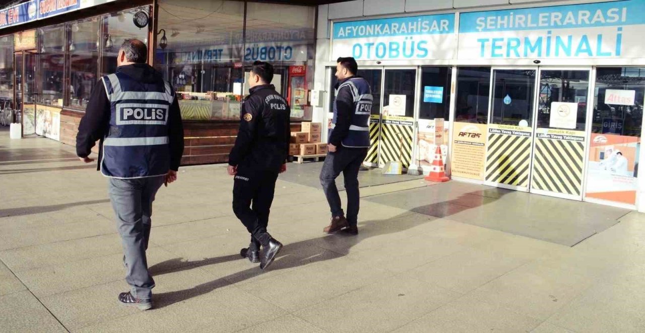 Polis bayramda da mesai mefhumu gözetmeden çalışıyor