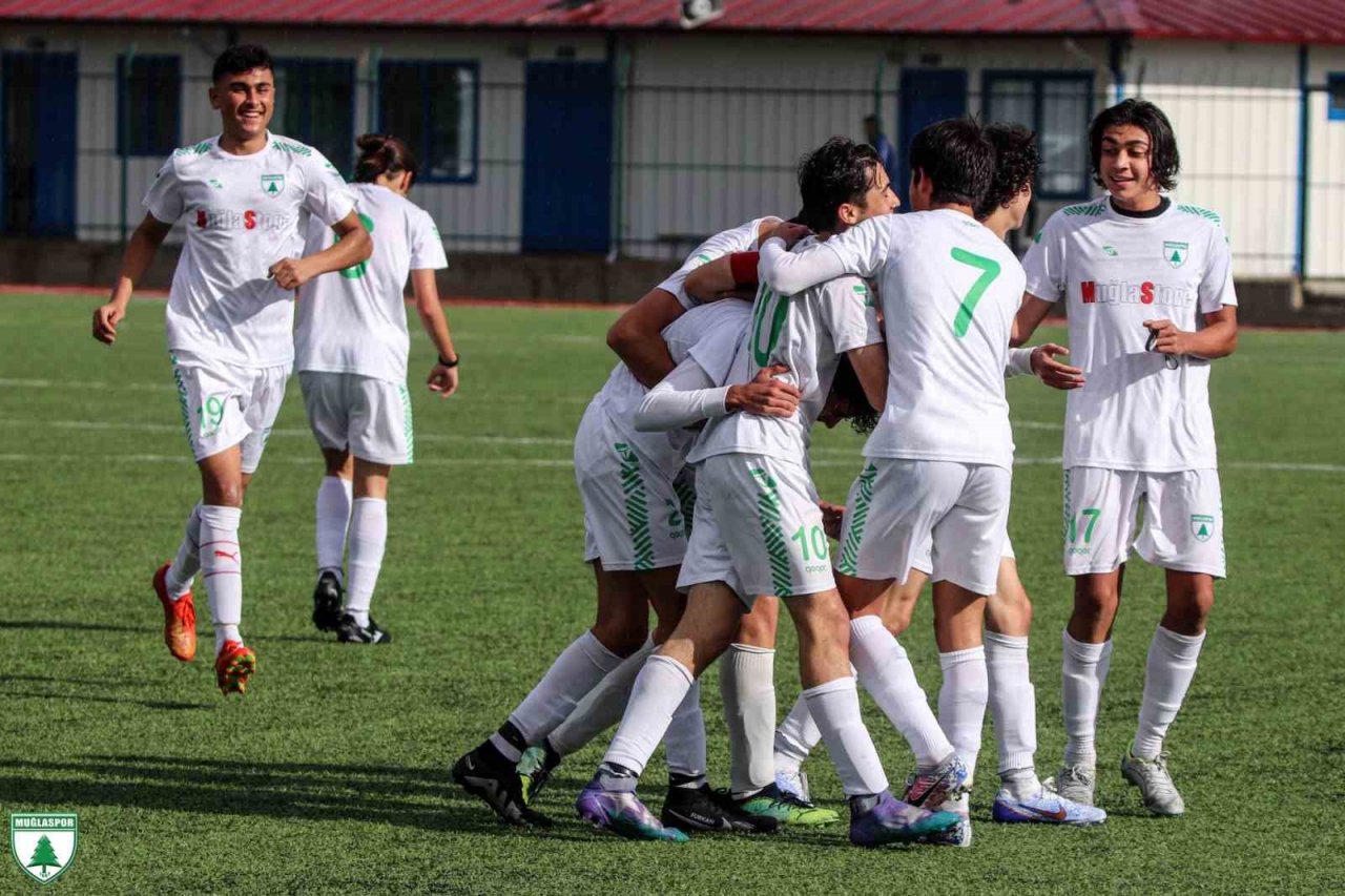 Ermaş Muğlaspor U-16 Türkiye Şampiyonası için sahaya çıkacak