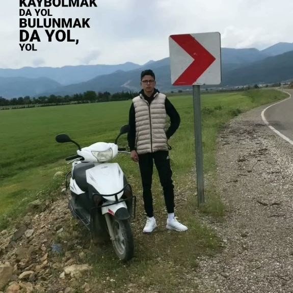 Motosikletle gezen arkadaşları kaza ayırdı: 1 ölü, 1 yaralı