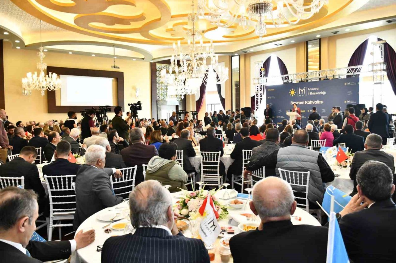 İYİ Parti Genel Başkanı Akşener: “Ben başbakan olmayı hedef seçtim“