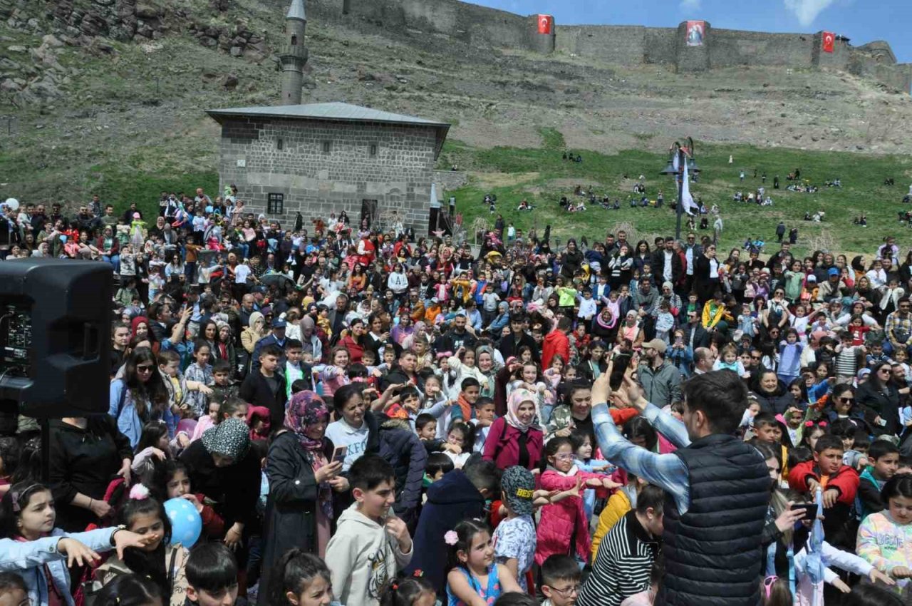 Kars’ta Çocuk Şenliği düzenlendi