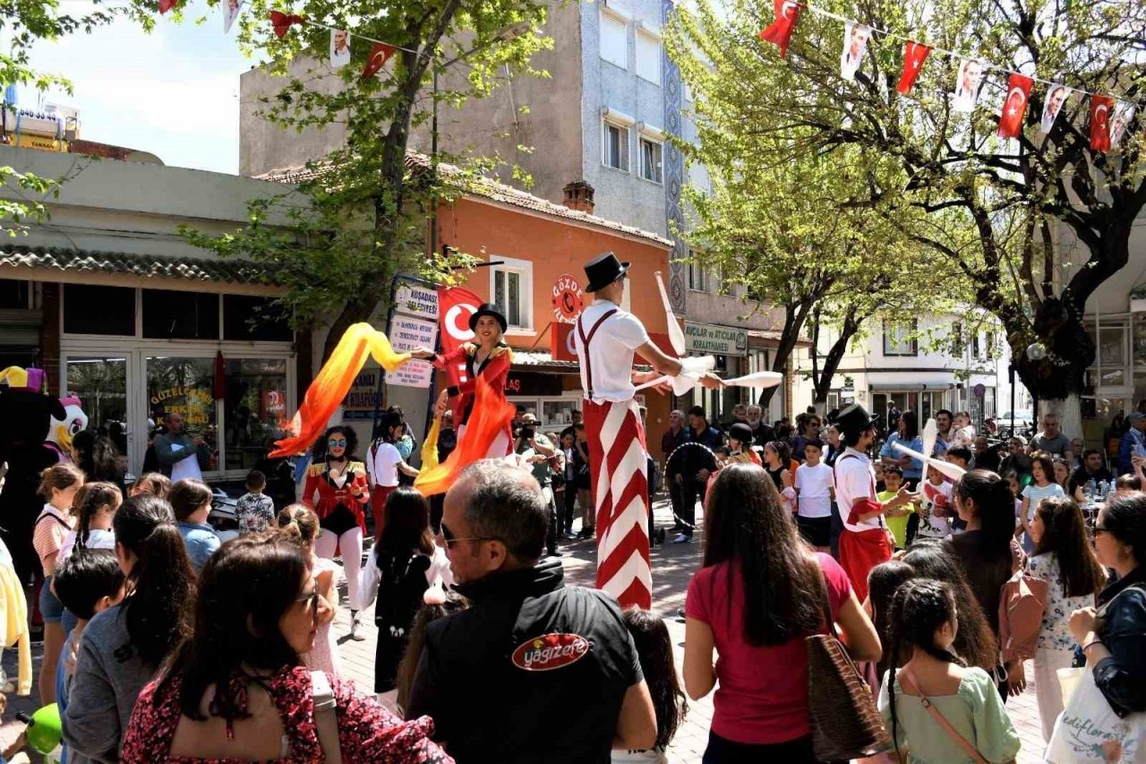 Kuşadası’nda çifte bayram sevinci yaşanıyor