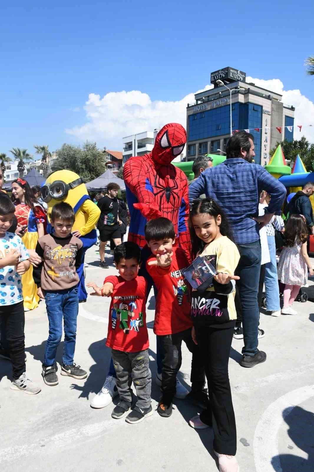 Kuşadası’nda çifte bayram sevinci yaşanıyor