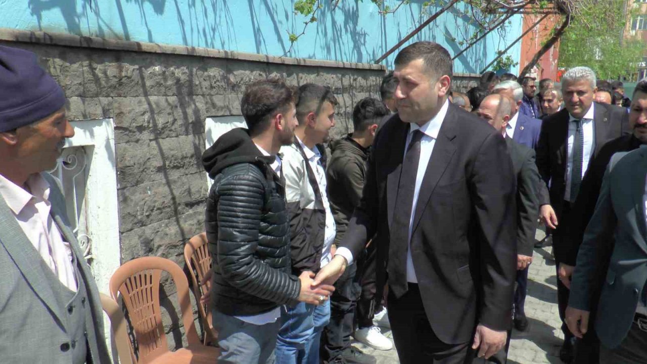 Baki Ersoy: “Milliyetçi Hareket Partisi her gittiğimiz yerde inanılmaz bir teveccüh görmektedir”