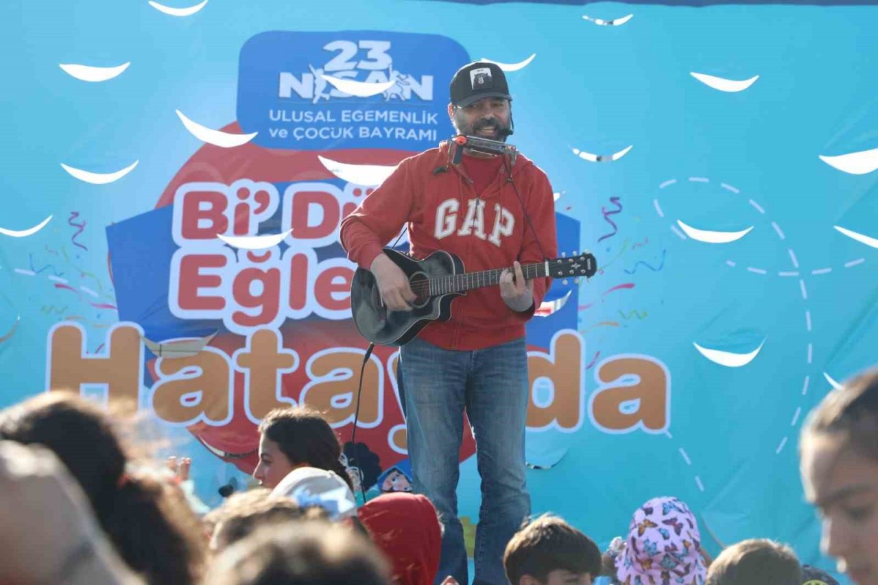 Depremzede çocuklar Lemi Filozof ve Onur Erol ile bayramın tadını çıkardı