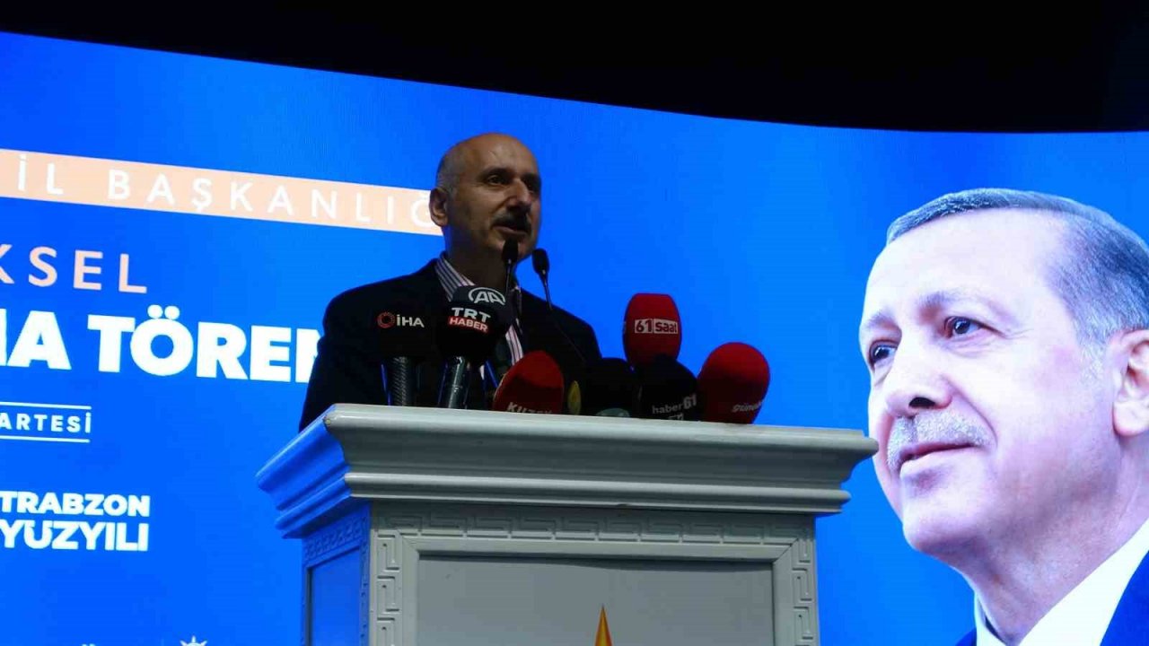 Bakan Karaismailoğlu: "Yapılmasın dedikleri İstanbul Havalimanı birkaç gün içinde 200 milyonuncu yolcuyu ağırlayacak"