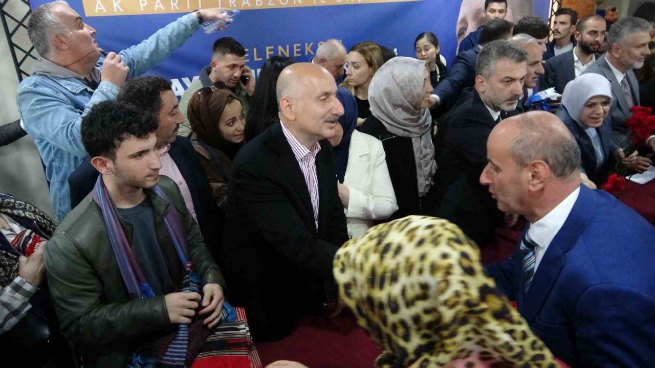 Bakan Karaismailoğlu: "Yapılmasın dedikleri İstanbul Havalimanı birkaç gün içinde 200 milyonuncu yolcuyu ağırlayacak"