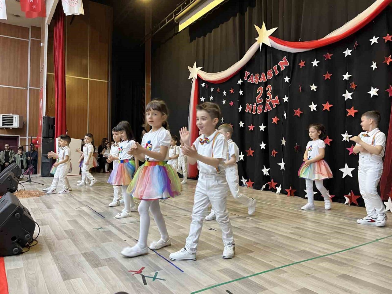 23 Nisan Ağrı’da coşkuyla kutlandı