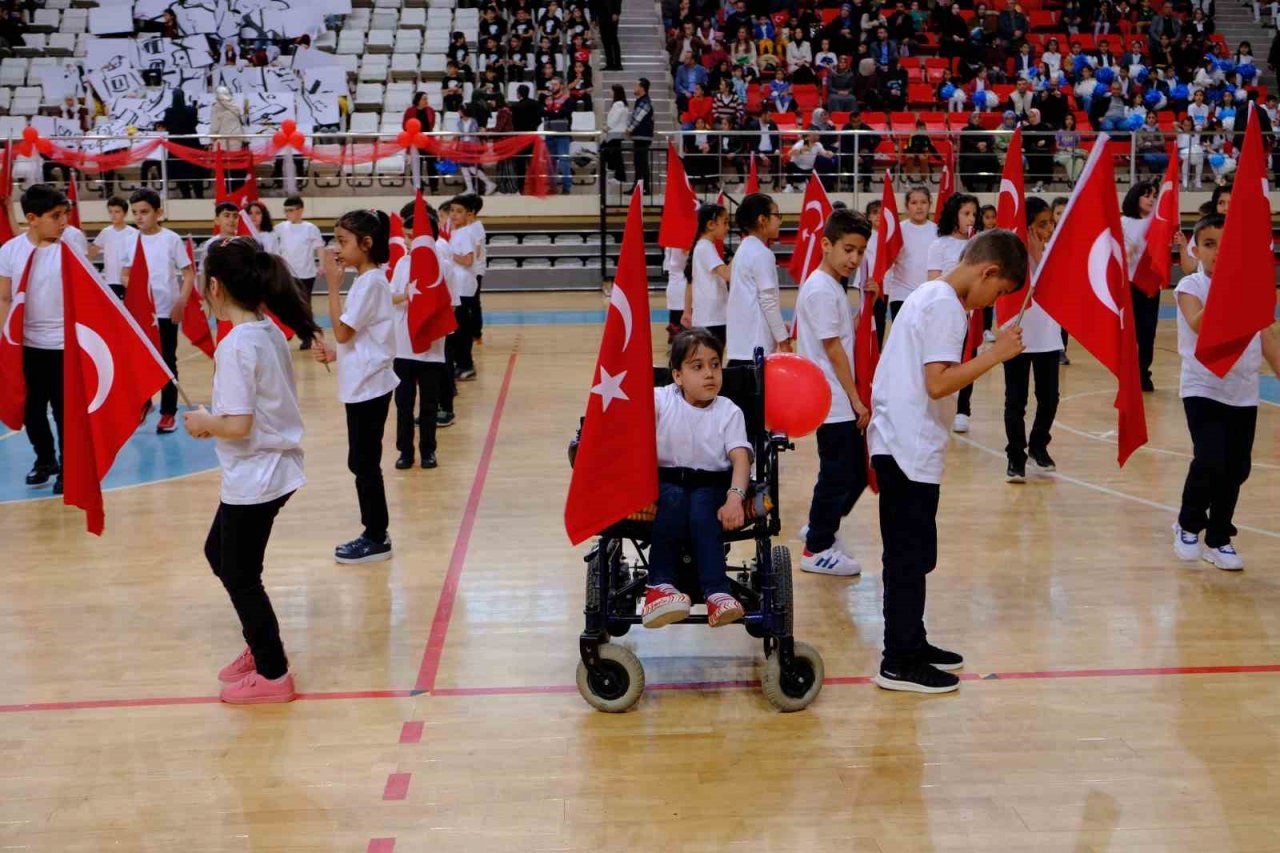 23 Nisan Erzincan’da coşkuyla kutlandı