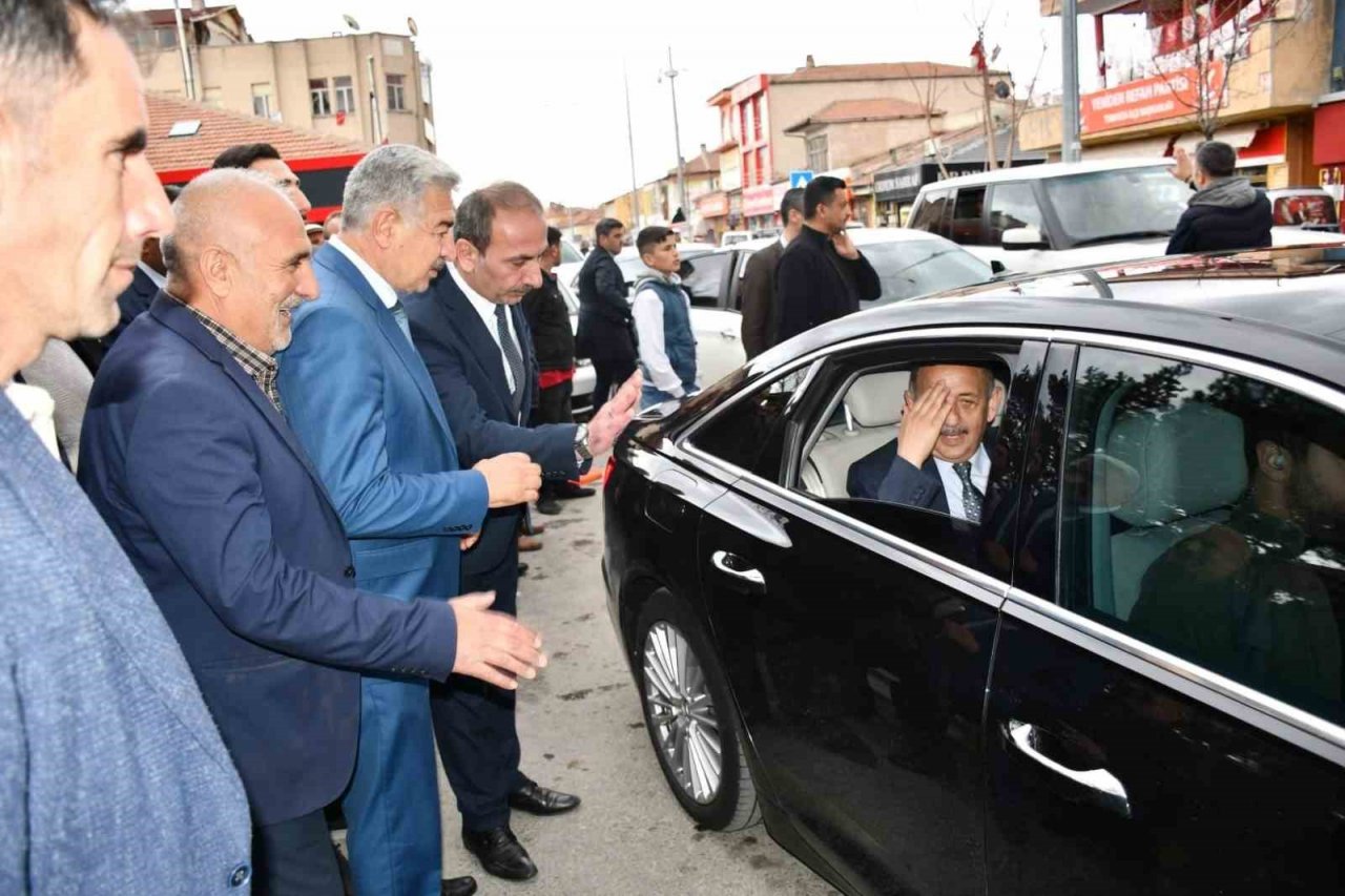 Özhaseki Tomarzlılarla bayramlaştı