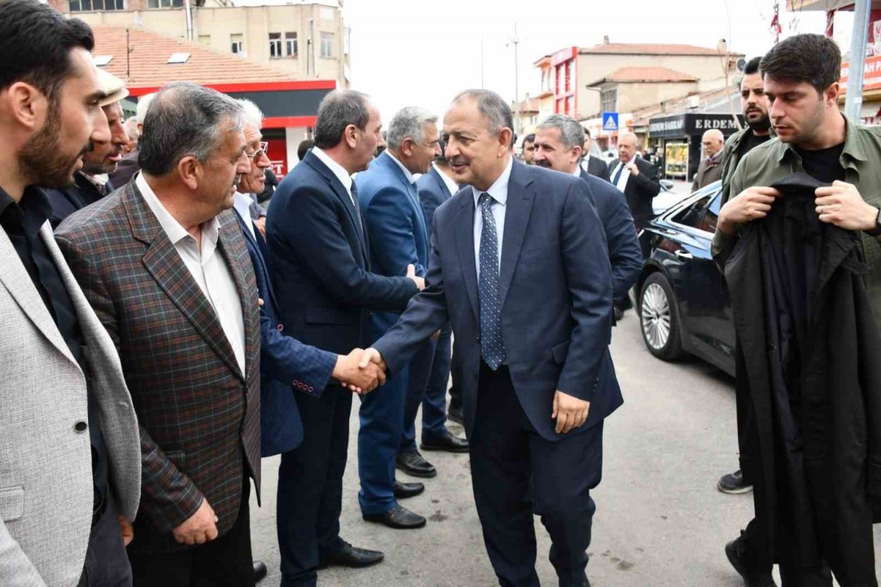 Özhaseki Tomarzlılarla bayramlaştı