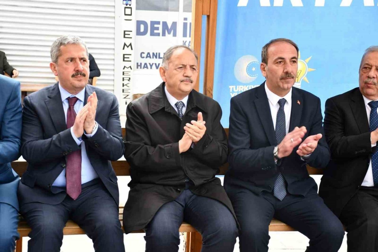 Özhaseki Tomarzlılarla bayramlaştı