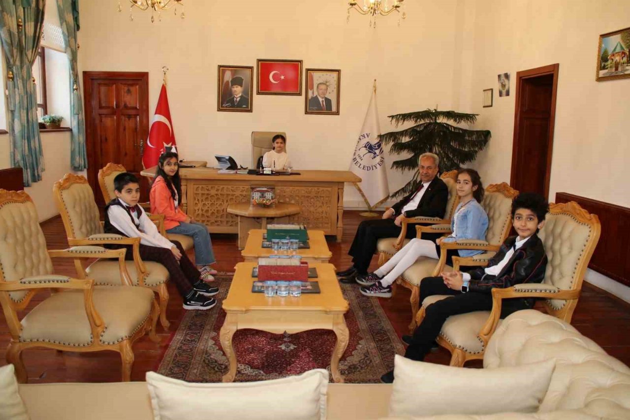 Akşehir Belediye Başkanlığı koltuğuna Elvin Gök oturdu