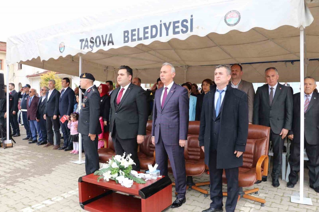 Taşova’da 23 Nisan coşkuyla kutlandı