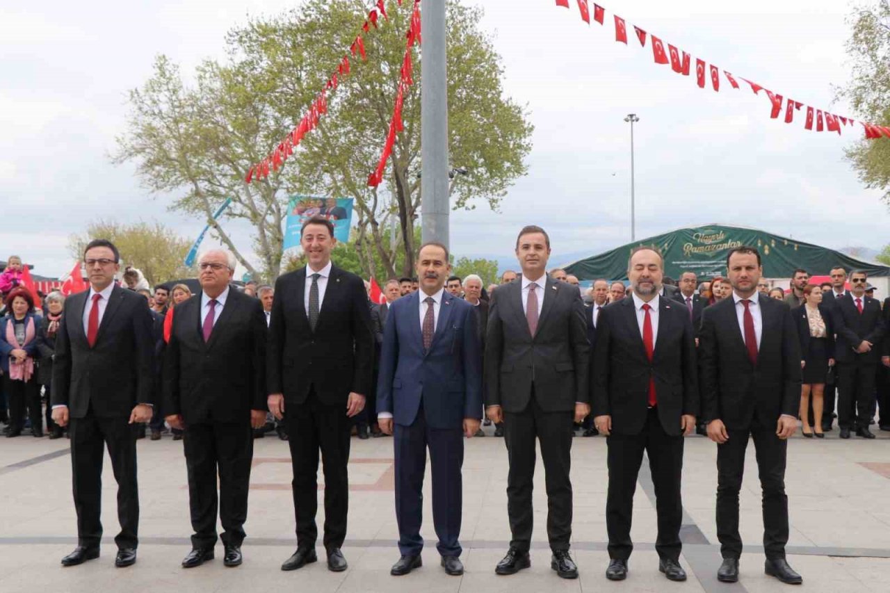 Bandırma’da 23 Nisan coşkuyla kutlandı