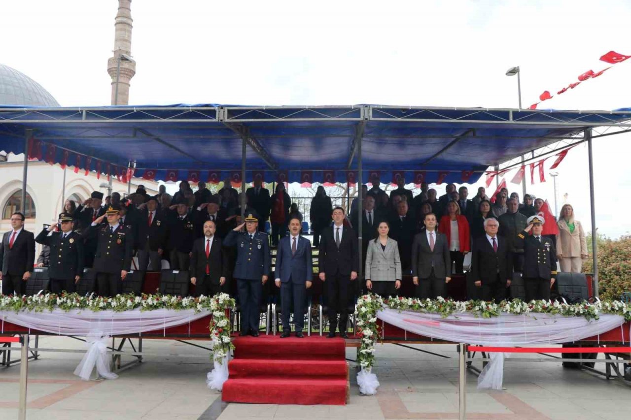 Bandırma’da 23 Nisan coşkuyla kutlandı