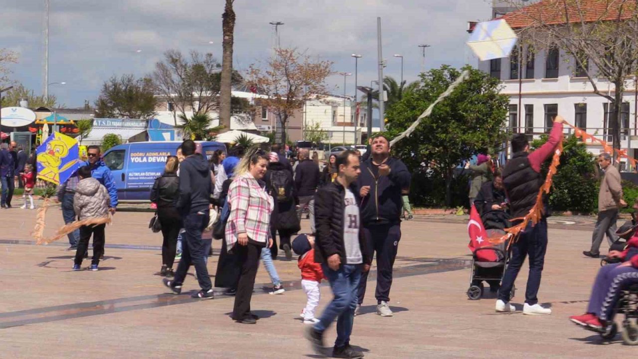 Bandırma’da uçurtma şenliği