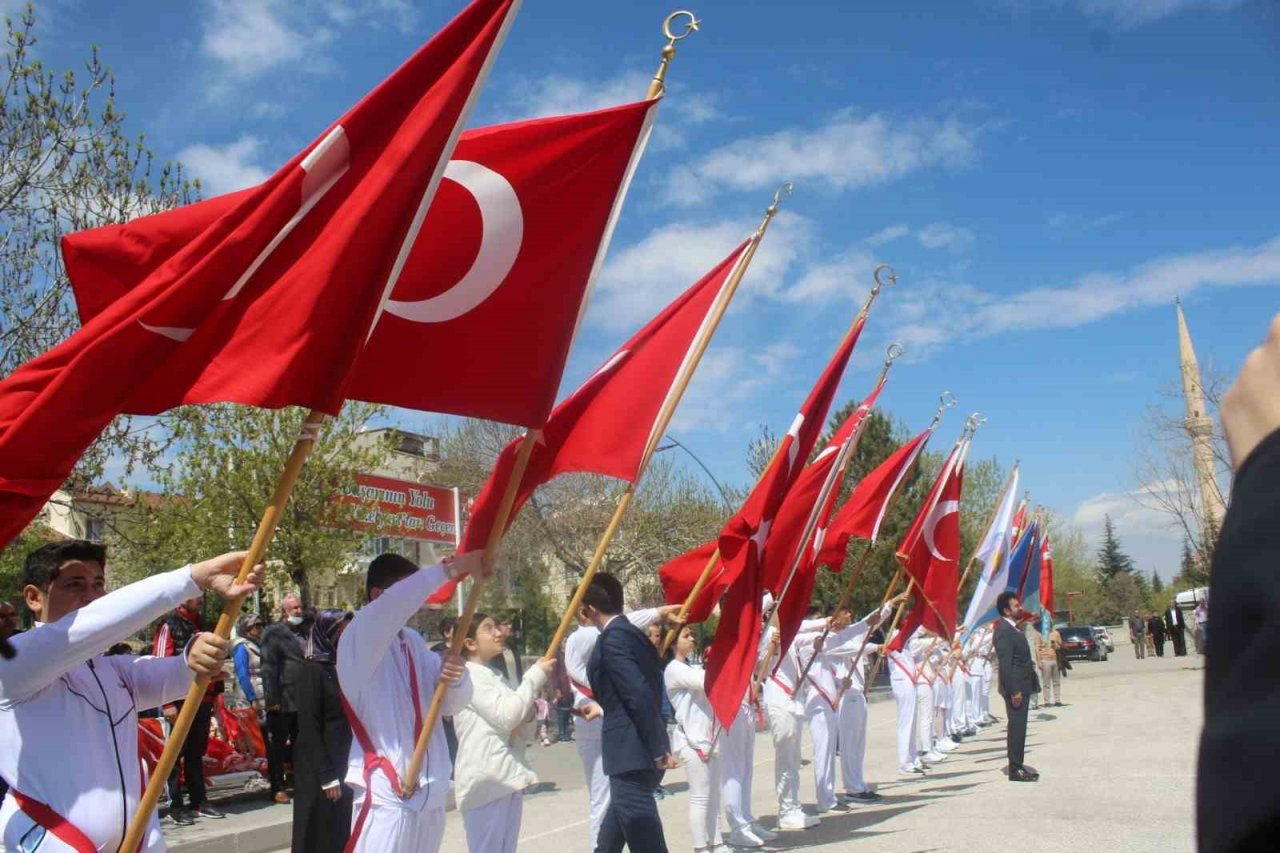 23 Nisan kutlamalarında çocuklar yarıştı