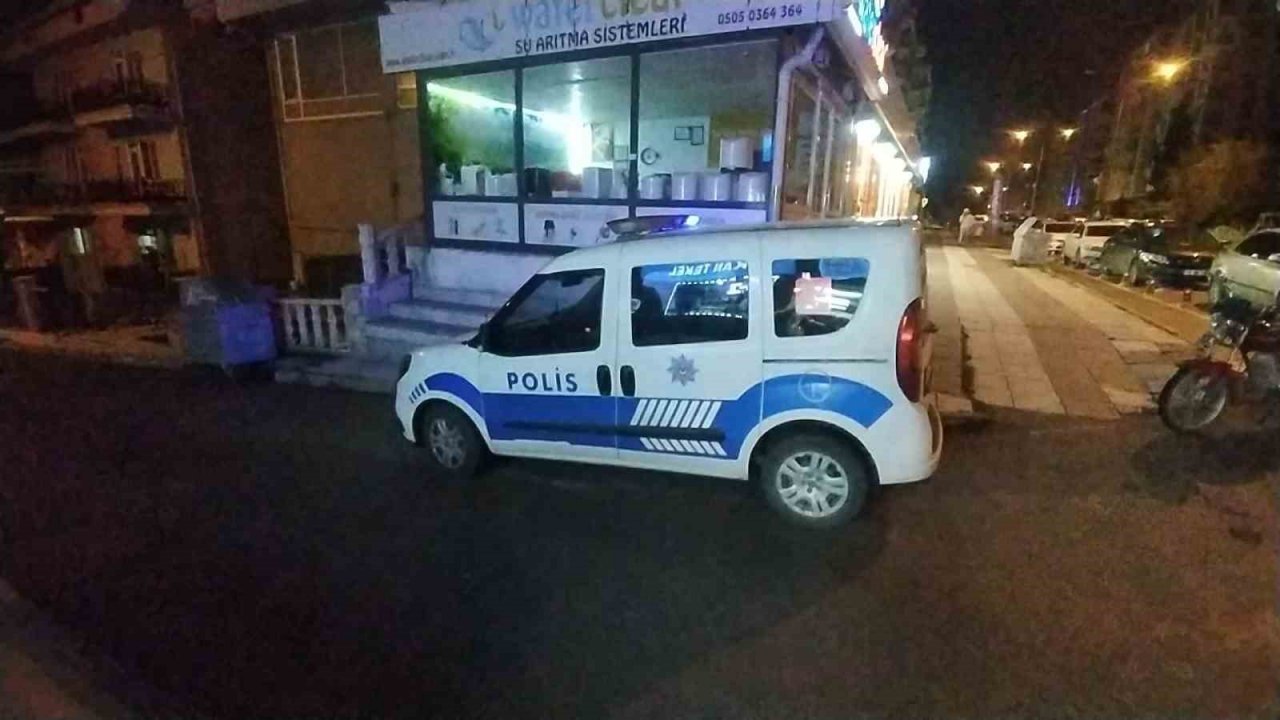 Bıçaklı kavgada yaralandı, otomobiliyle gelip yardım istedi