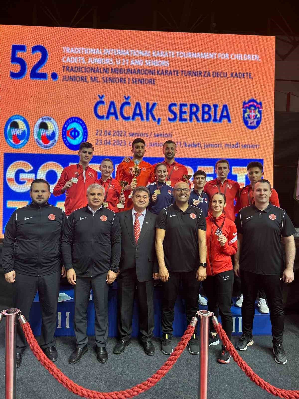 Milli karateci Sena Kızılaslan, Sırbistan’dan gümüş madalya ile Diyarbakır’a döndü