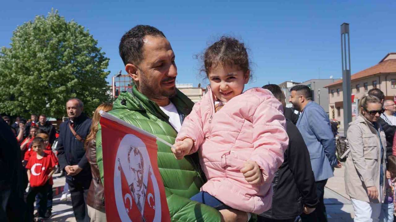 Edirne’de 23 Nisan Ulusal Egemenlik ve Çocuk Bayramı coşkuyla kutlandı