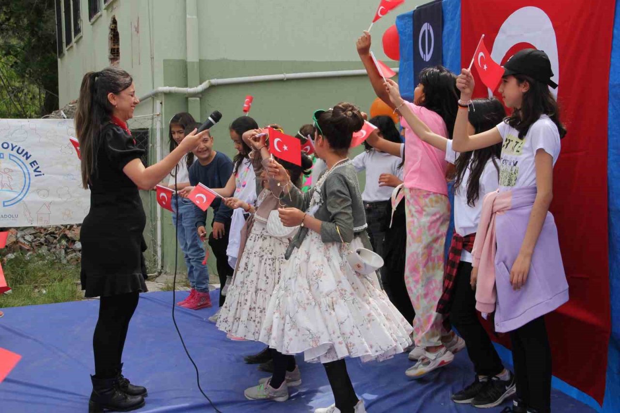 Hatay’da çocuklar uzun zaman sonra böyle eğlendi
