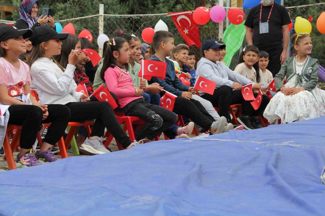 Hatay’da çocuklar uzun zaman sonra böyle eğlendi