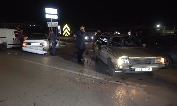 Alkollü vatandaş bayram trafiğini birbirine kattı, 4 araca kaza yaptırdı: 3 yaralı