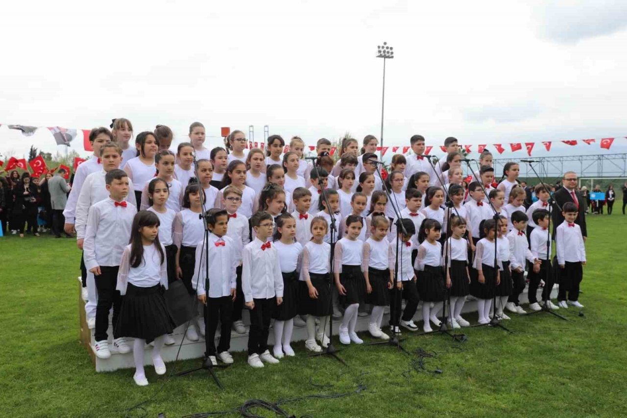 Körfez’de miniklerin muhteşem 23 Nisan gösterisi