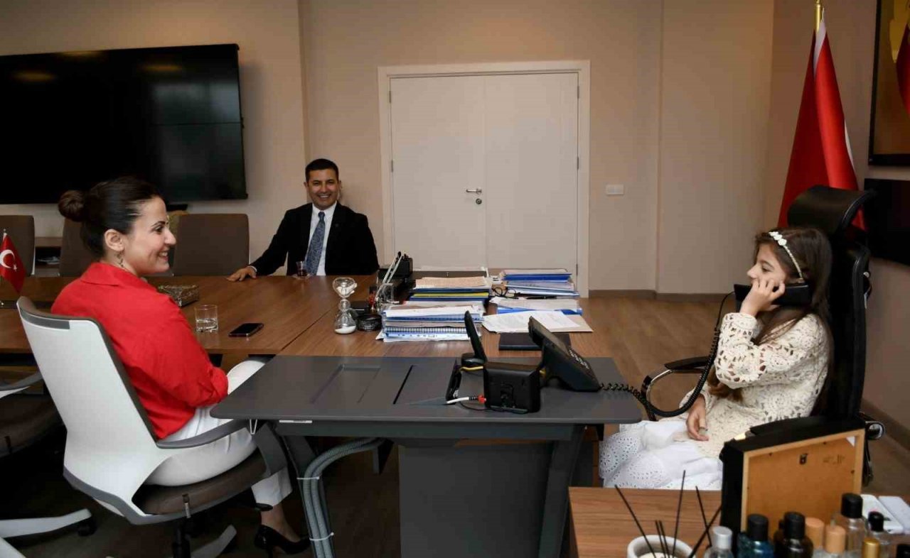 Kuşadası’nda 23 Nisan Ulusal Egemenlik Ve Çocuk Bayramı coşkuyla kutlandı