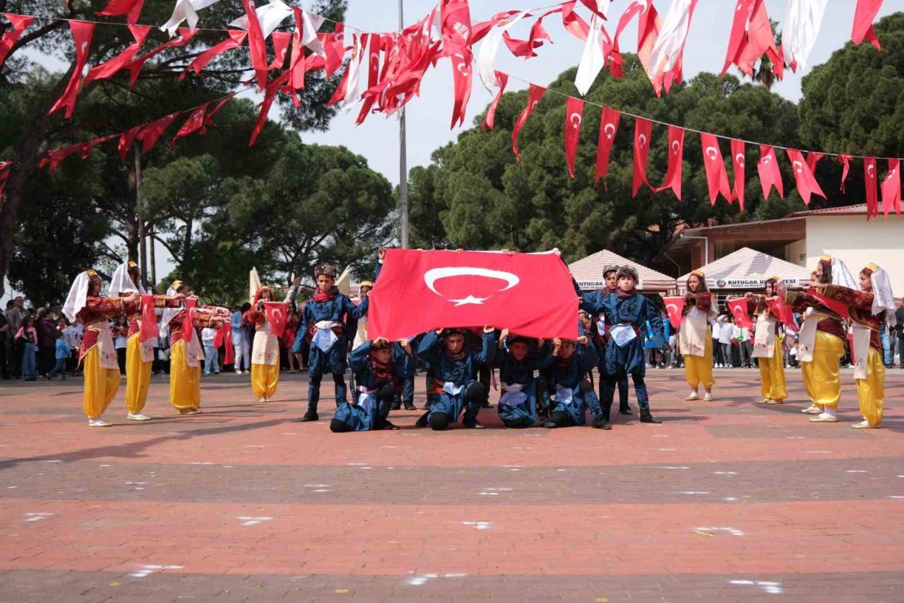 Kuyucak’ta 23 Nisan coşkusu yaşandı