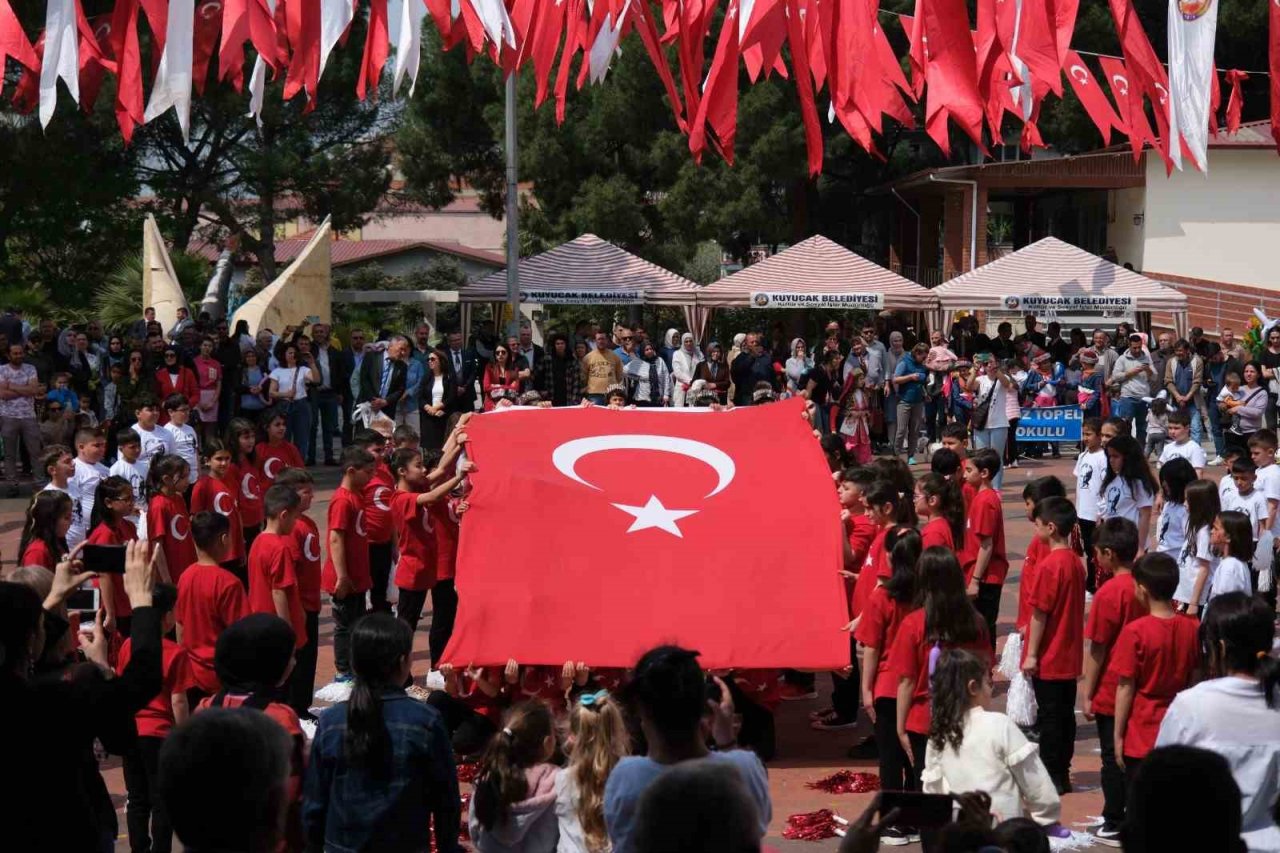 Kuyucak’ta 23 Nisan coşkusu yaşandı