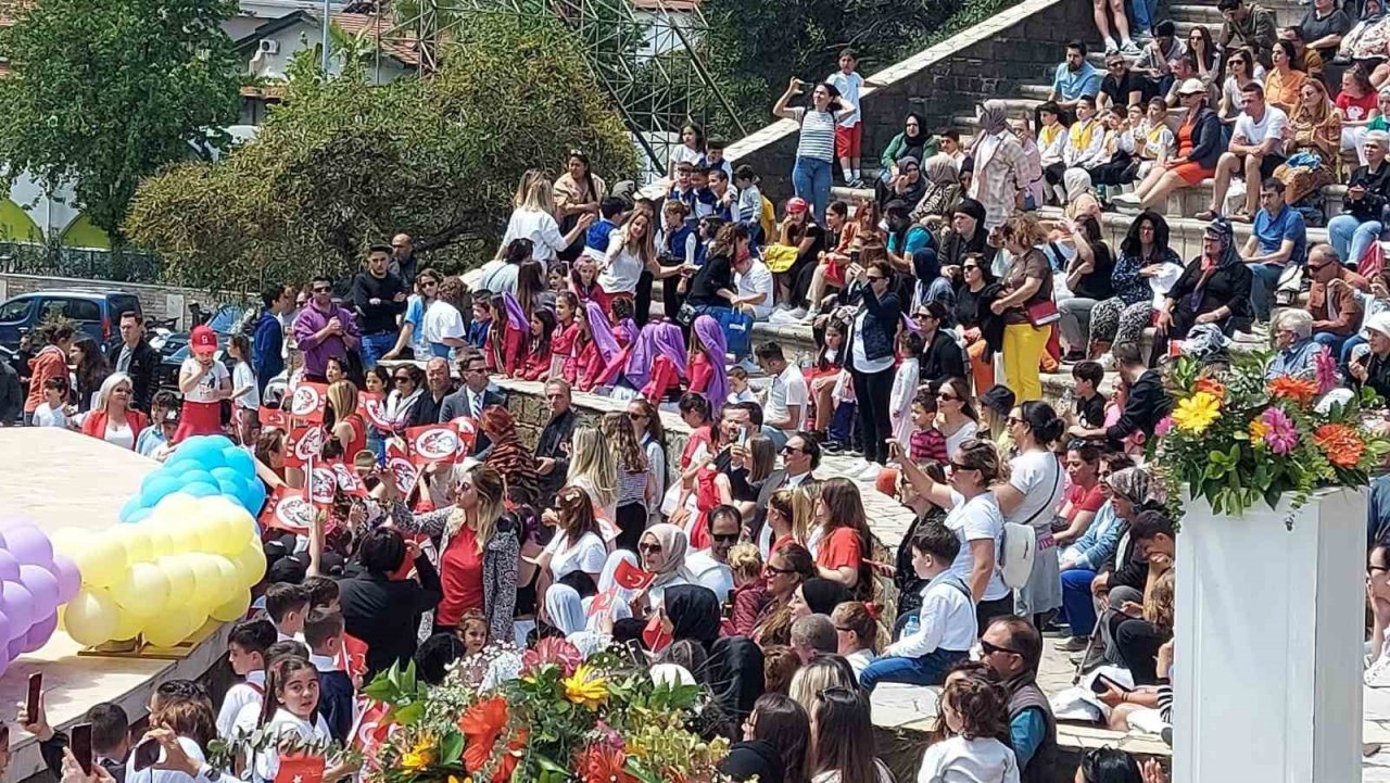 Marmaris’te 23 Nisan coşku ile kutlanıyor