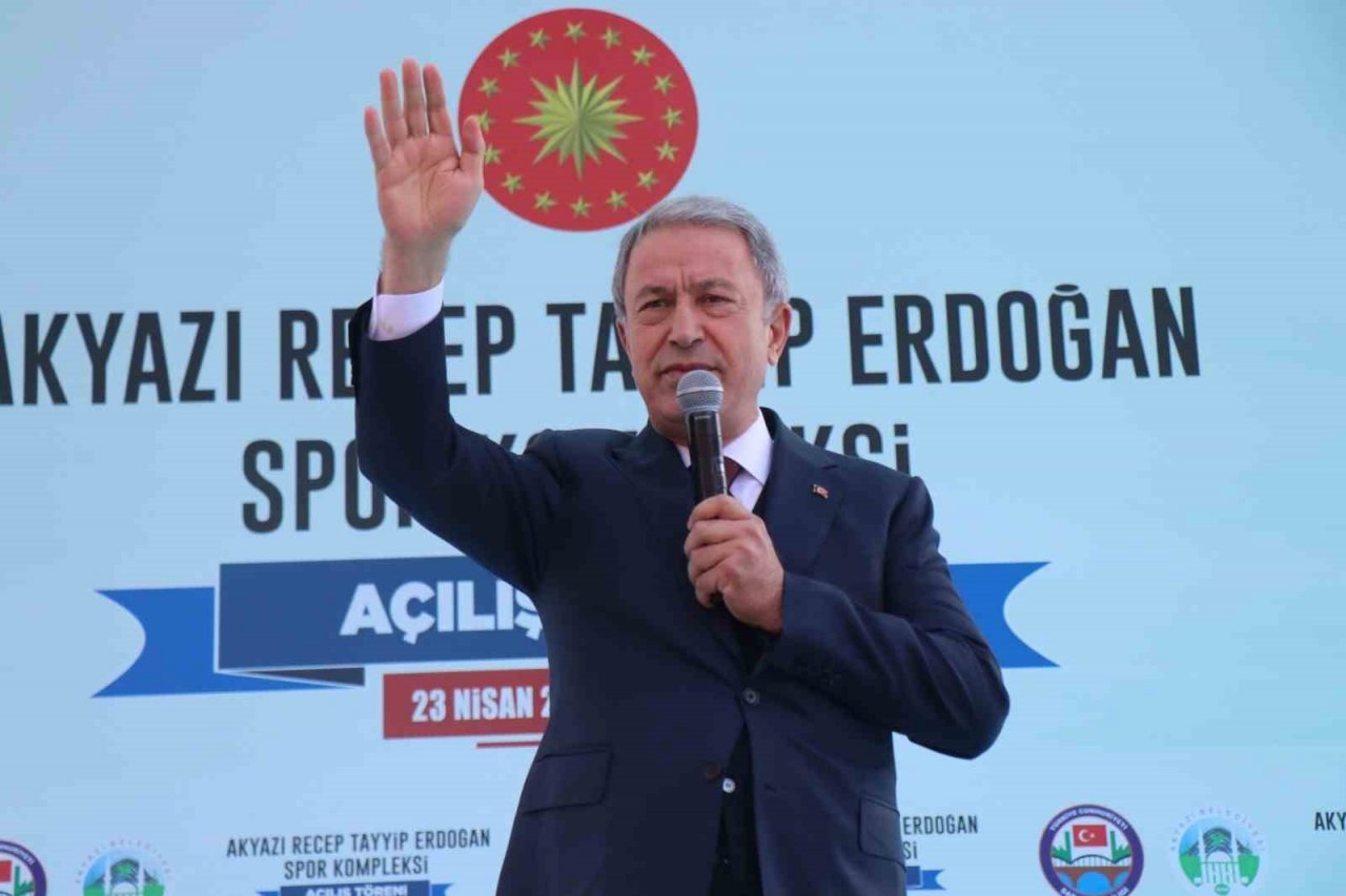 Bakan Akar: "Otobüsün ön tarafına PKK’lılar binmiş, YPG’liler binmiş, ortasında HDP var"