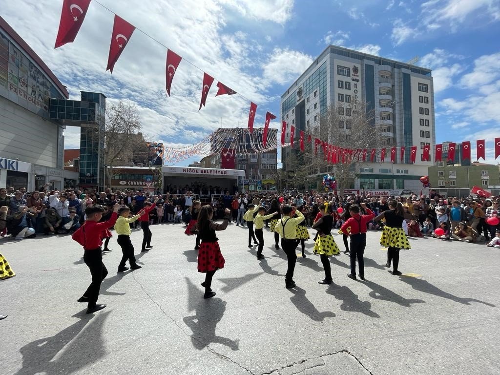Niğde’de 23 Nisan Ulusal Egemenlik ve Çocuk Bayramı kutlandı