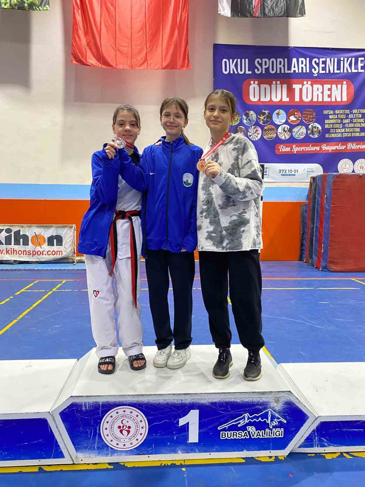 Osmangazili sporculardan çifte bayram