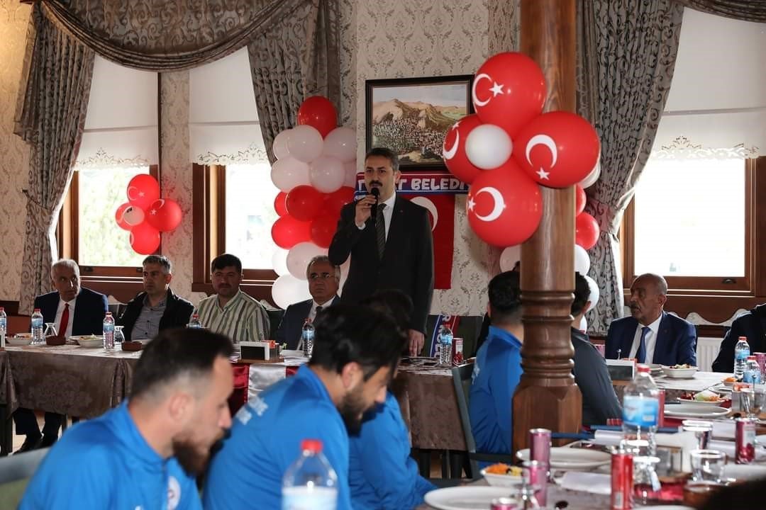 Başkan Eroğlu: "Bu takım şampiyon takım"