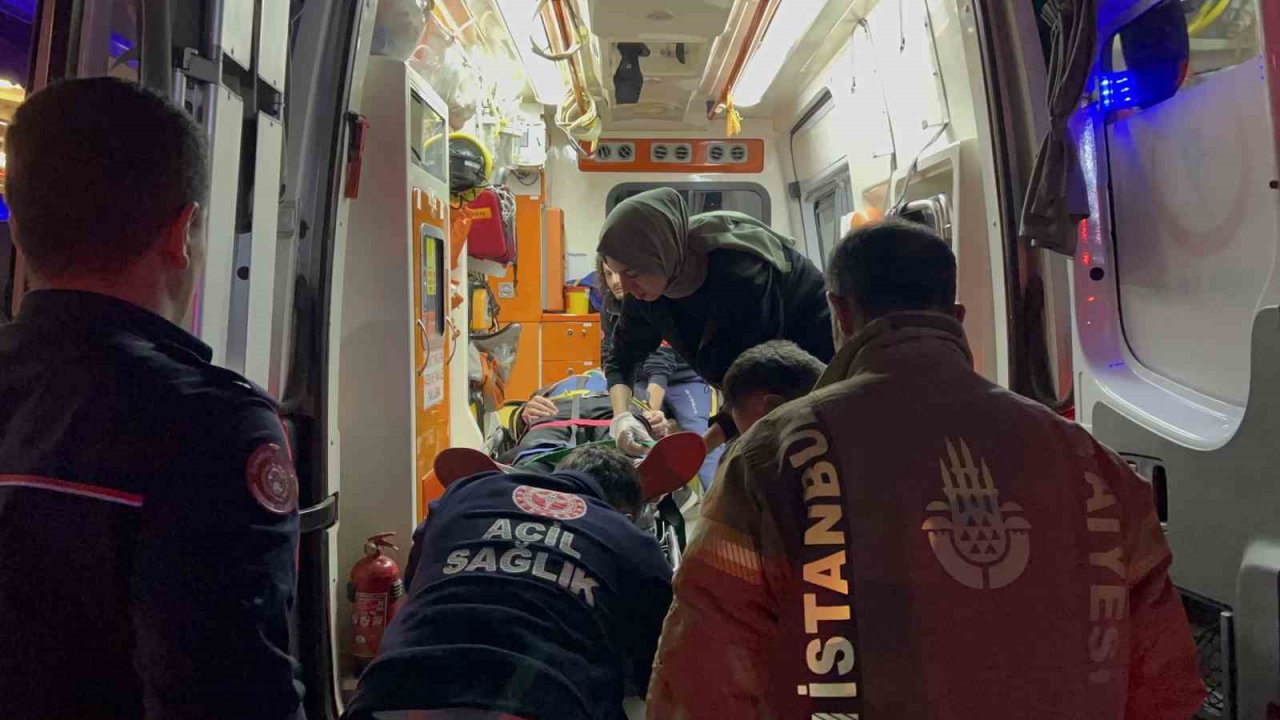 Maltepe’de kontrolden çıkan otomobil 3 araca çarpıp takla attı: 1 yaralı