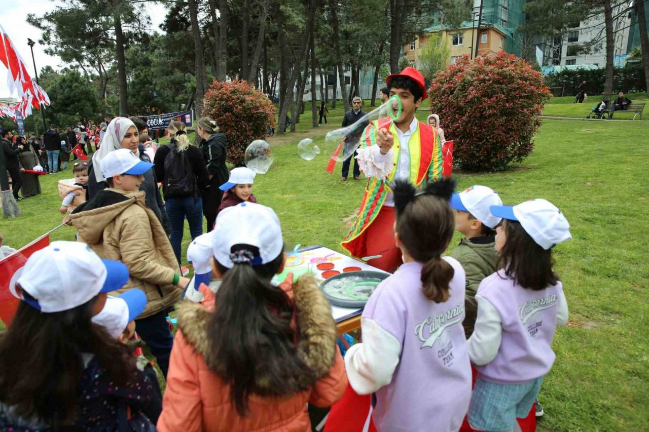 Çekmeköylü çocuklar 23 Nisan’da doyasıya eğlendi