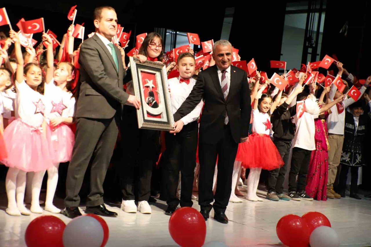 Hakkari’de 23 Nisan coşkusu