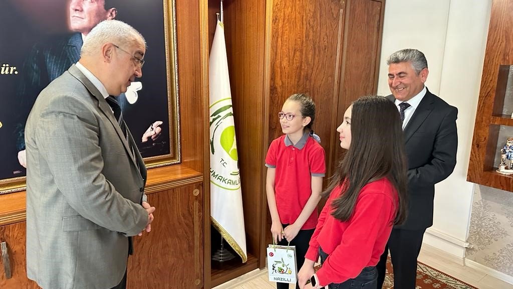 23 Nisan’da koltuğu devralan öğrenci Milli Eğitim Müdürü’nü terletti