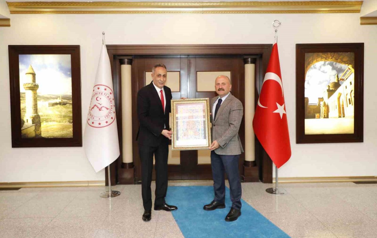 Ağrı Valisi Varol’un yoğun mesaisi