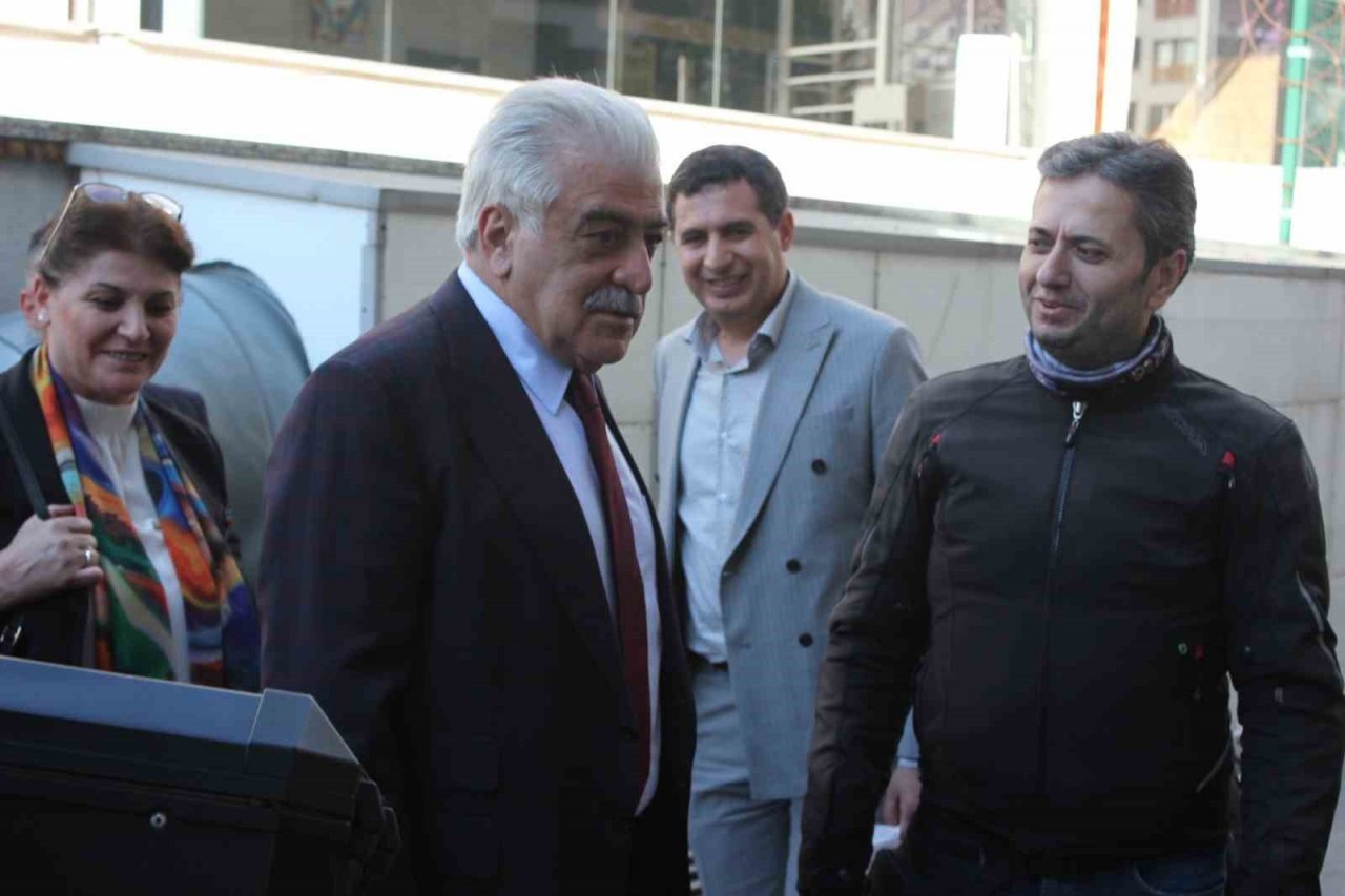 AK Parti Milletvekili Adayı Ayrım’dan Beylikdüzü’nde esnaf ziyareti