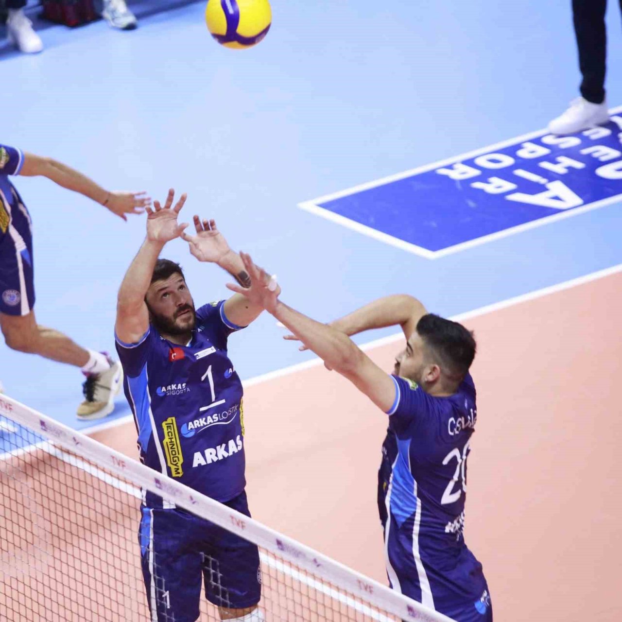 Arkas Spor, turu tehlikeye soktu