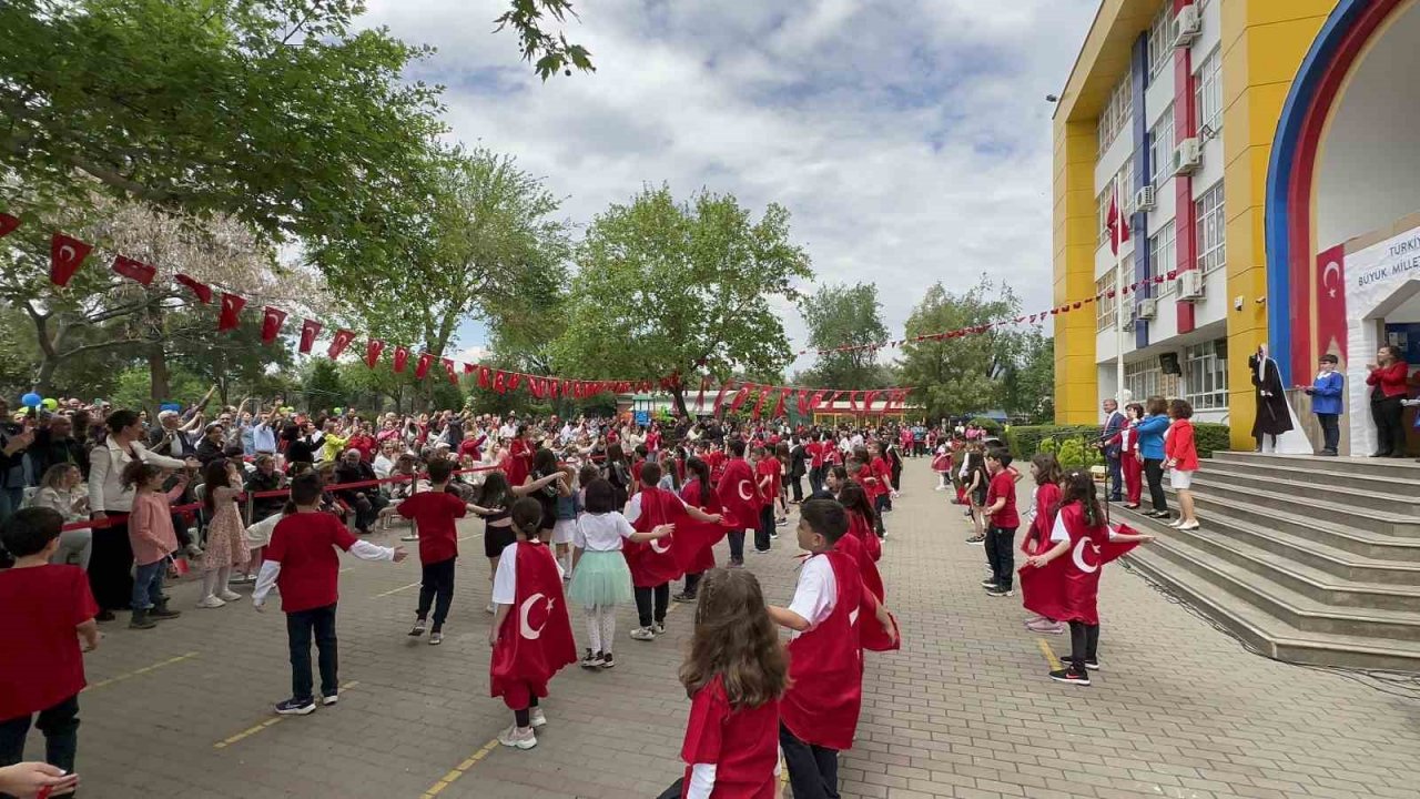 Özel Başak Koleji’nde öğrencilerin gösterisi takdir topladı