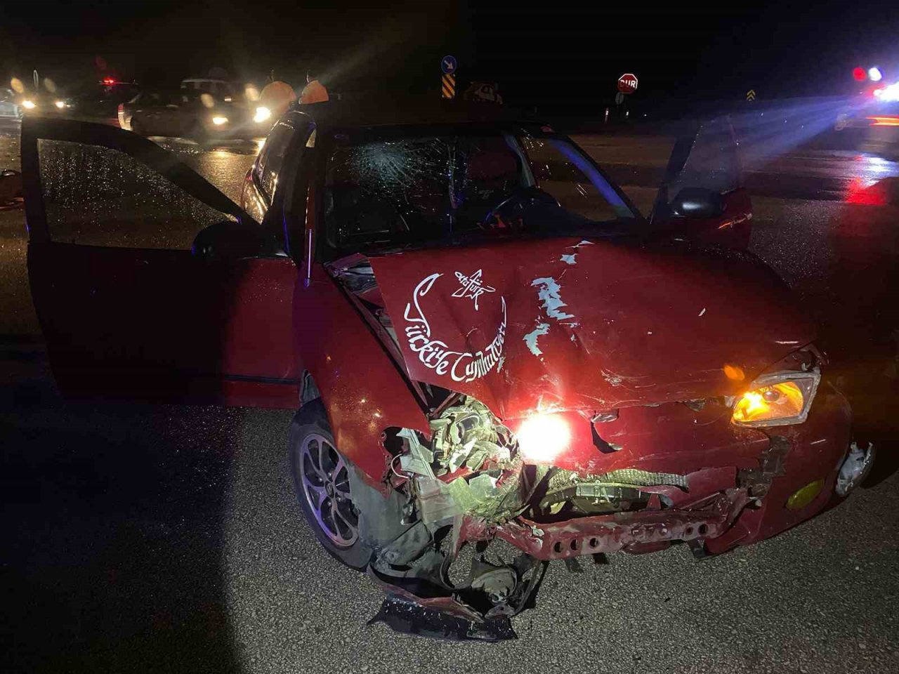 Amasya’da 3 otomobilin karıştığı zincirleme kaza: 2 ölü, 8 yaralı