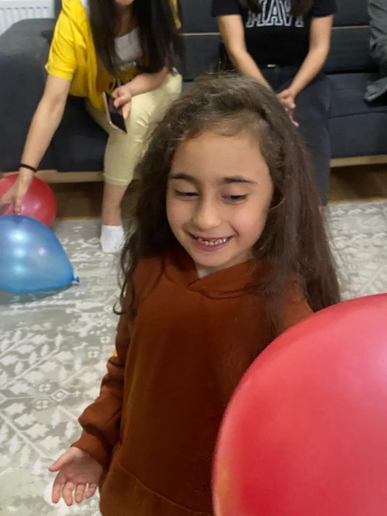 Şehit polisin kızına doğum günü sürprizi