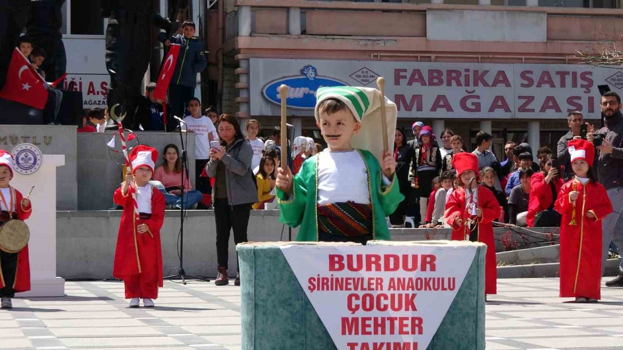 Burdur’da 23 Nisan coşkuyla kutlandı